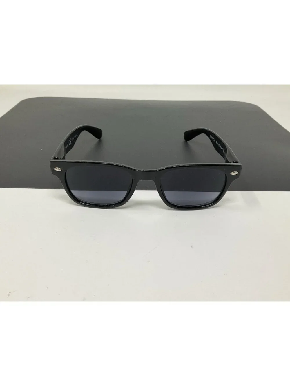 Peepers 584R Clark Sun Black Reading Glasses +2.00 Sunglasses